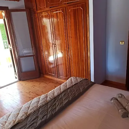 Апартаменты Montsenigos Garden House
