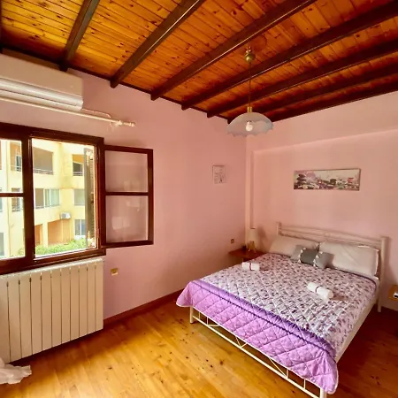 Апартаменты Montsenigos Garden House