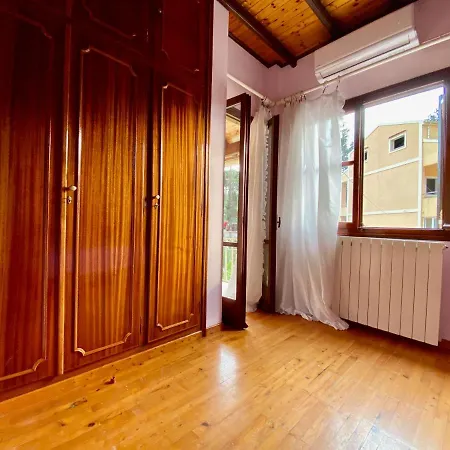 Διαμέρισμα Montsenigos Garden House