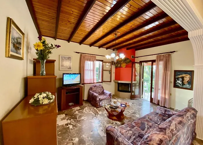 Montsenigos Garden House * Γουβιά