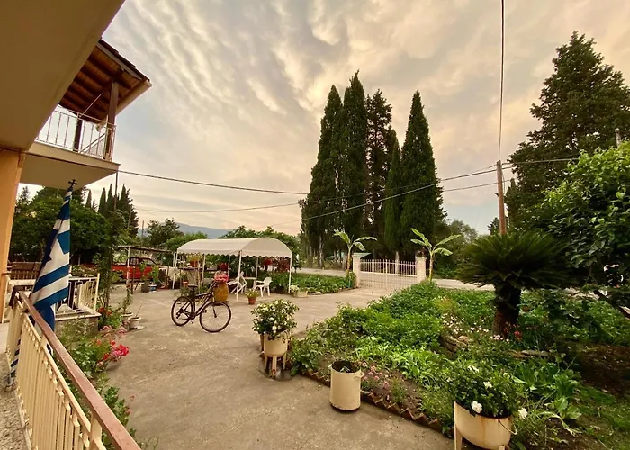 Διαμέρισμα Montsenigos Garden House